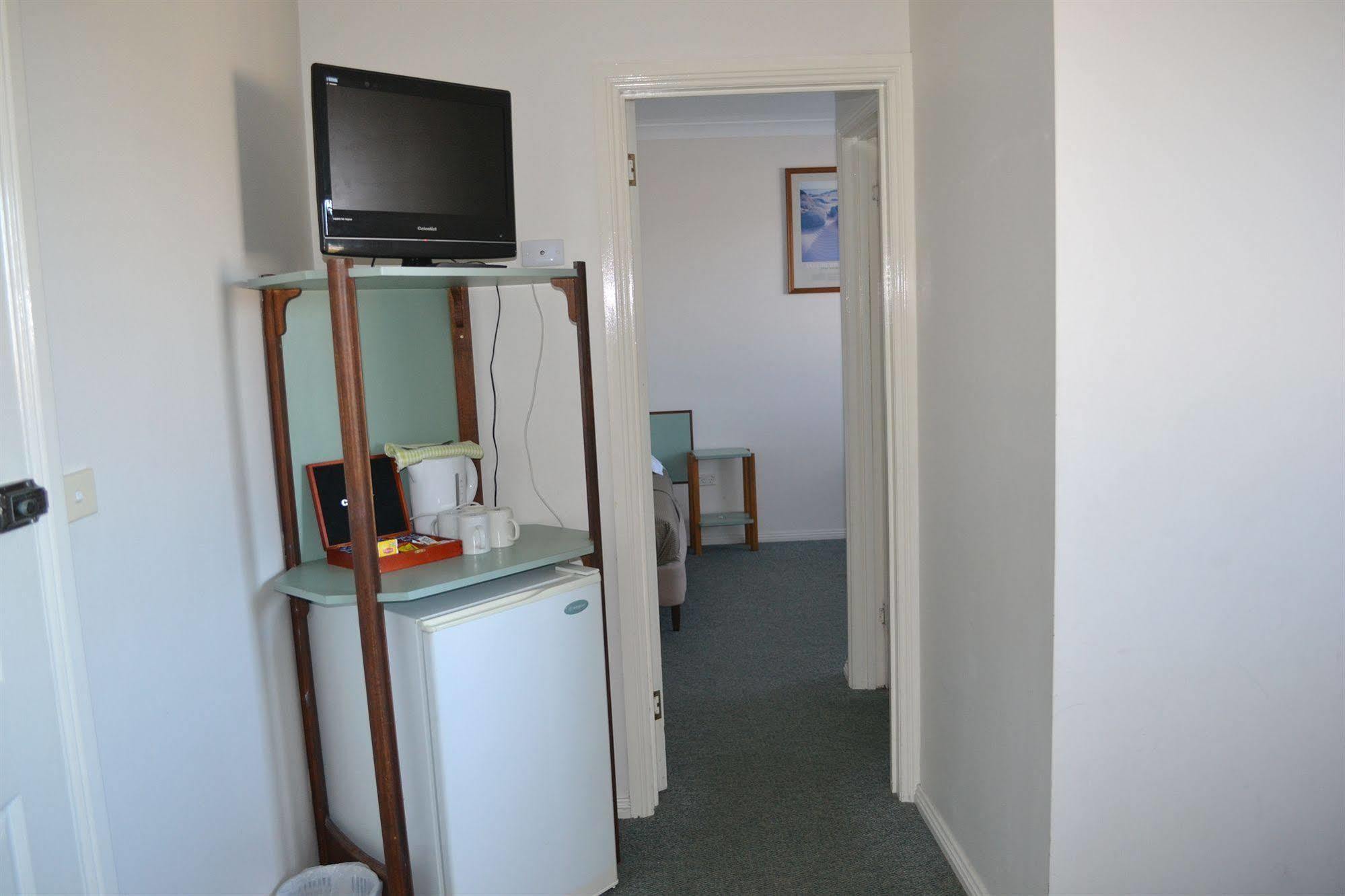 Hobart Tower Motel Extérieur photo
