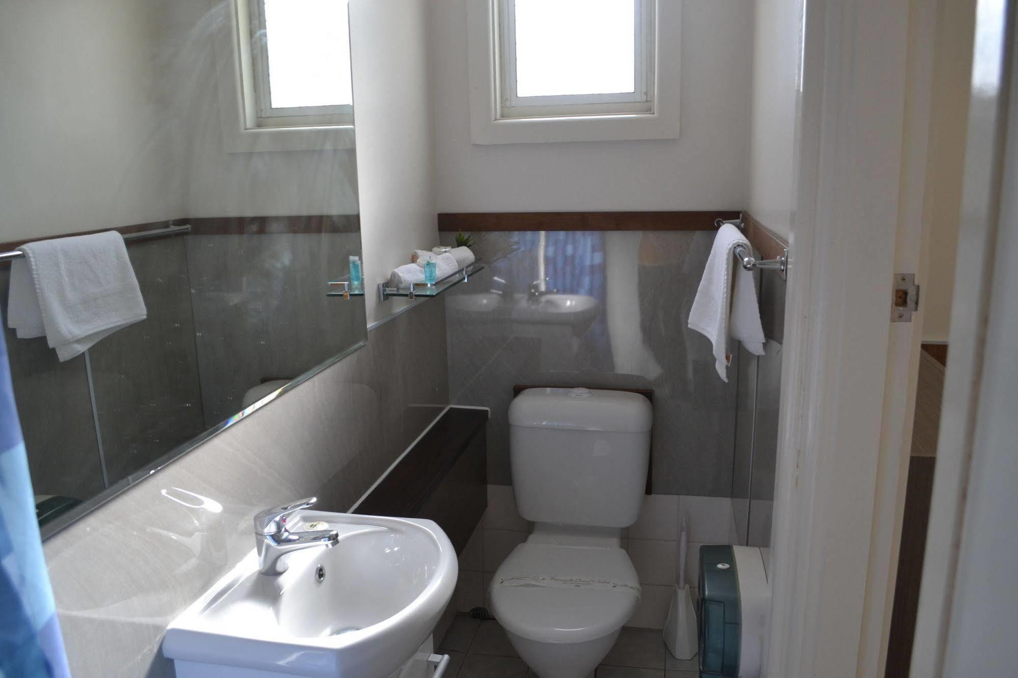 Hobart Tower Motel Extérieur photo