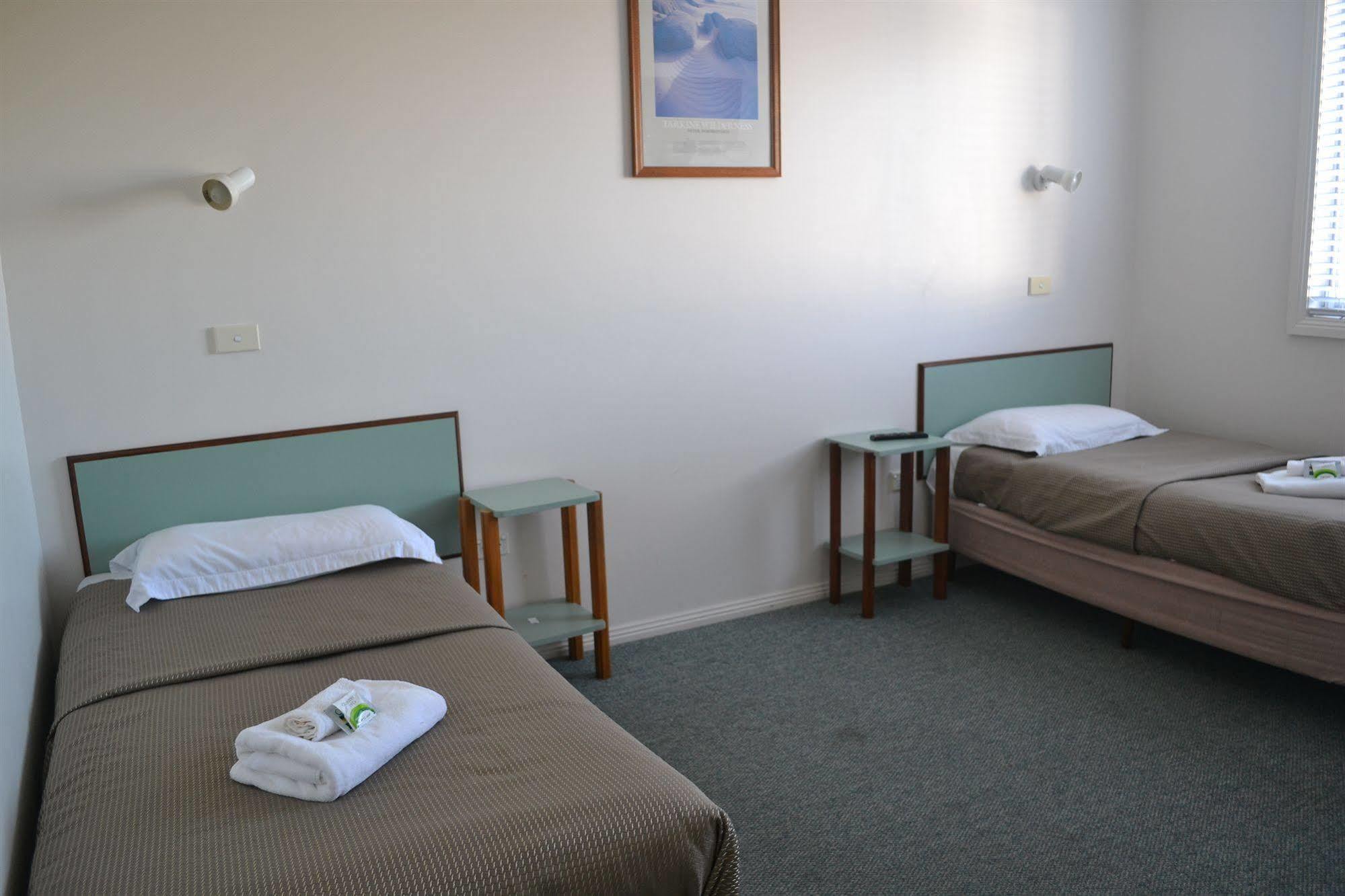 Hobart Tower Motel Extérieur photo